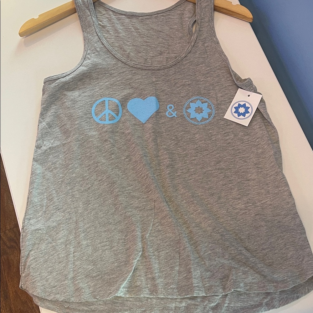 NWT Gray Club Pilates Tank Top with Blue Peace + Heart Graphic, XL